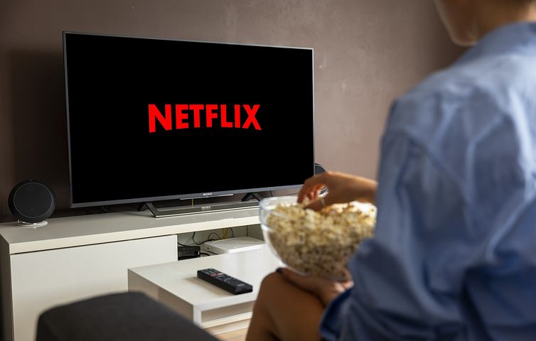 Advertising su Connected TV: tra i trend del 2023 abbonamenti meno costosi alle piattaforme di streaming e più possibilità di investire